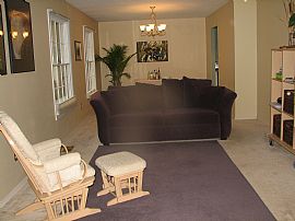 Well Maintained 3 Bedroom Ranch Style Home on Quiet Cul-De-Sac in Chesterfield, MO (Photo 3 of 9)