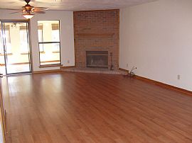 Nice 3 Bedroom Townhome in Great Location - Available Now in Tallahassee, FL (Photo 3 of 6)