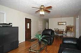 Nice 2 Bedroom Brick Ranch Home in Great Location! in Smyrna, GA (Photo 3 of 4)