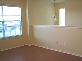 Beautiful 3 Bedroom Townhouse with 2 Car Garage in West Plano  in Plano, TX (Photo 3 of 4)