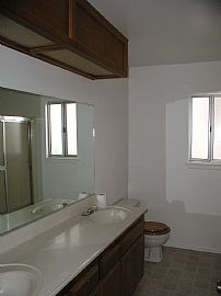 Delightful 4 Bedroom Home with Section 8 Welcome in Lake Los Angeles, CA (Photo 4 of 6)