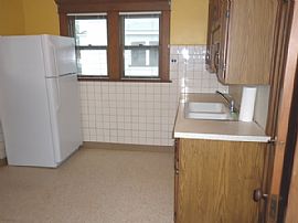 Very Clean 3 Bedroom Colonial Home in Old Brooklyn in Cleveland, OH (Photo 6 of 12)