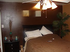 Upgraded 4 Bedroom Home on Huge Lot - Completely Remodeled in Houston, TX (Photo 10 of 12)