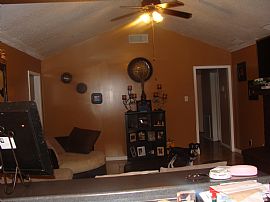 Upgraded 4 Bedroom Home on Huge Lot - Completely Remodeled in Houston, TX (Photo 6 of 12)