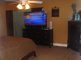 Upgraded 4 Bedroom Home on Huge Lot - Completely Remodeled in Houston, TX (Photo 9 of 12)