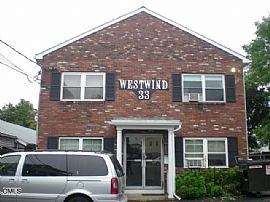 Newly Remodeled 1 Bedroom Condo with One Parking Space in Stamford, CT