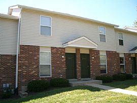 Nice 3 Bedroom Townhome with Ton of Storage - Near Great Schools in Saint Charles, MO
