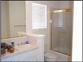 Astonishing 3 Bedroom Home in Gate Community in Fresno, CA (Photo 4 of 6)