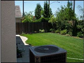 Astonishing 3 Bedroom Home in Gate Community in Fresno, CA (Photo 5 of 6)