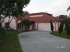 Irresistible 2 Bedroom Home with Fireplace - $895 in Longwood, FL