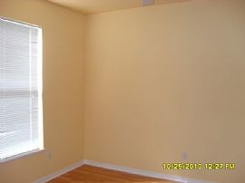 Excellent 3 Bedroom Townhouse with Screened Patio - $895 in Orlando, FL (Photo 8 of 9)