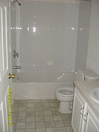 Beautiful 2 Bedroom Townhouse with 1 Car Garage - $895 in Sanford, FL (Photo 7 of 8)