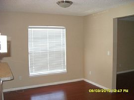 Excellent 3 Bedroom, 2 Story Townhouse - End Unit - $950 in Winter Springs, FL (Photo 3 of 9)