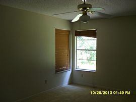Comfortable 3 Bedroom Home with 2 Car Garage - $1095 in Sanford, FL (Photo 6 of 11)