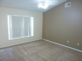 Appealing 3 Bedroom Home with 2 Car Garage - $1195 in Orlando, FL (Photo 5 of 10)