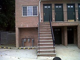 Lovely 2 Bedroom Home with Hardwood Floors in Staten Island, NY (Photo 3 of 4)