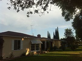 Beautiful 2 Bedroom Single Home on Huge Lot  in Long Beach, CA
