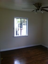Beautiful 2 Bedroom Single Home on Huge Lot  in Long Beach, CA (Photo 10 of 10)