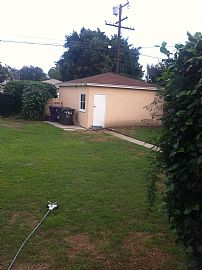 Beautiful 2 Bedroom Single Home on Huge Lot  in Long Beach, CA (Photo 8 of 10)