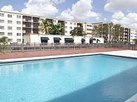 1 Bedroom Home with Great Special in Sunrise, FL