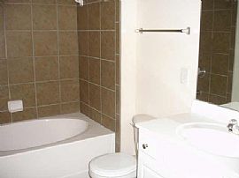 Three Story 4 Bedroom Townhouse with Tennis Court and Pool in Alpharetta, GA (Photo 8 of 8)