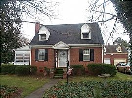 Cute 4 Bedroom Cape Cod Home - Near Fort Lee! in Petersburg, VA