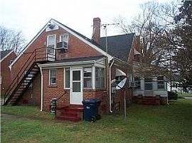 Cute 4 Bedroom Cape Cod Home - Near Fort Lee! in Petersburg, VA (Photo 2 of 4)