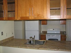 Great 2 Bedroom Condo in Well Maintained Condo Complex in Concord, CA