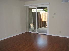 Great 2 Bedroom Condo in Well Maintained Condo Complex in Concord, CA (Photo 3 of 4)