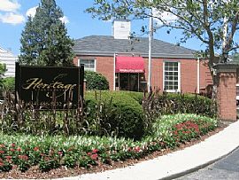 Comfy 2 Bedroom Apartment - Move in ASAP!! in Columbus, OH (Photo 3 of 3)