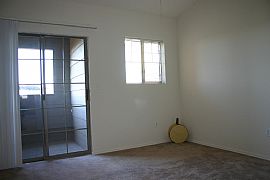 A Newer 3 Bedroom Luxury Townhouse with Great Mountain View in Los Alamos, NM (Photo 6 of 12)