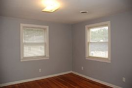 Nice 2 Bedroom Townhouse in Cameron Village - $400 Off! in Raleigh, NC (Photo 2 of 7)