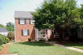 Nice 2 Bedroom Townhouse in Cameron Village - $400 Off! in Raleigh, NC