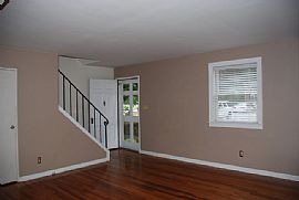 Nice 2 Bedroom Townhouse in Cameron Village - $400 Off! in Raleigh, NC (Photo 6 of 7)