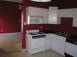 Large 1 Bedroom Apartment in Crescent Hill/Downtown in Louisville, KY (Photo 3 of 4)