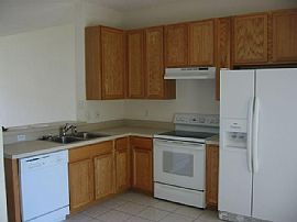 Impeccable 3 Bedroom Townhouse - Near Disney World in Windermere, FL (Photo 4 of 6)