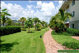 Amazing 2 Bedroom Luxury Apartment on Waterfront  in West Palm Beach, FL (Photo 6 of 9)