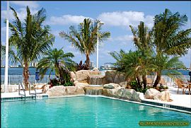 Amazing 2 Bedroom Luxury Apartment on Waterfront  in West Palm Beach, FL (Photo 8 of 9)