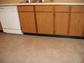 Nice 2 Bedroom Condo - Freshly Painted and Brand New Carpet in Glendale Heights, IL (Photo 8 of 10)