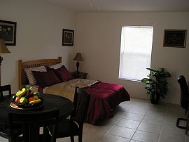 Astonishing 8 Bedroom Home - Next to Indian River University in Fort Pierce, FL (Photo 8 of 8)