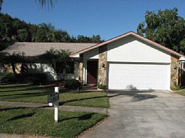 Beautiful 2 Bedroom Pool Home with Bonus Out Building in Largo, FL