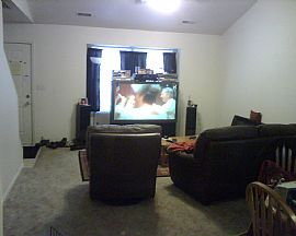 Divine 4 Bedroom Duplex Home By Cherry Hill Business District in Columbia, MO (Photo 5 of 5)