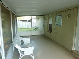 Delightful 3 Bedroom Home with 2 Car Garage - $1095 in Apopka, FL (Photo 10 of 11)