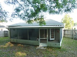 Delightful 3 Bedroom Home with 2 Car Garage - $1095 in Apopka, FL (Photo 11 of 11)