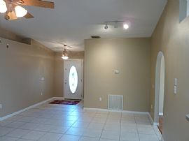 Delightful 3 Bedroom Home with 2 Car Garage - $1095 in Apopka, FL (Photo 2 of 11)
