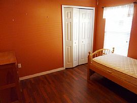 Delightful 3 Bedroom Home with 2 Car Garage - $1095 in Apopka, FL (Photo 7 of 11)