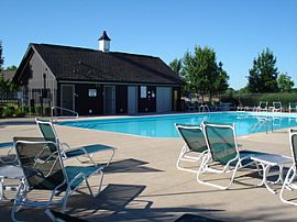 Nice 2 Bedroom Condo with Pool in New Albany Park in New Albany, OH (Photo 2 of 10)