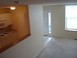 Nice 2 Bedroom Condo with Pool in New Albany Park in New Albany, OH (Photo 5 of 10)
