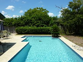 Adorable 3 Bedroom Home with 2 Car Garage in Orlando, FL (Photo 12 of 12)