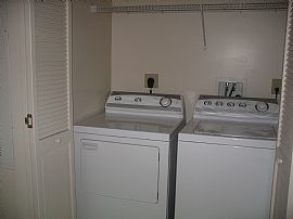 Deluxe 1 Bedroom Condo - Opposite of Dunnloring Metro Station in Fairfax, VA (Photo 10 of 12)